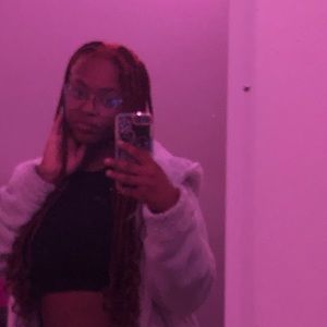 Meet your Posher, Imari